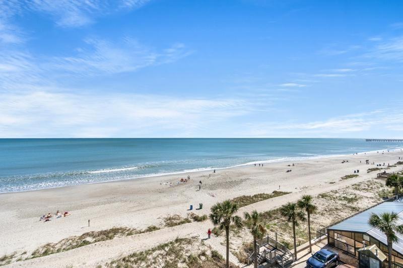 New Holiday Sands 511 Pools, Wifi, 2br Oceanfront Holiday home *