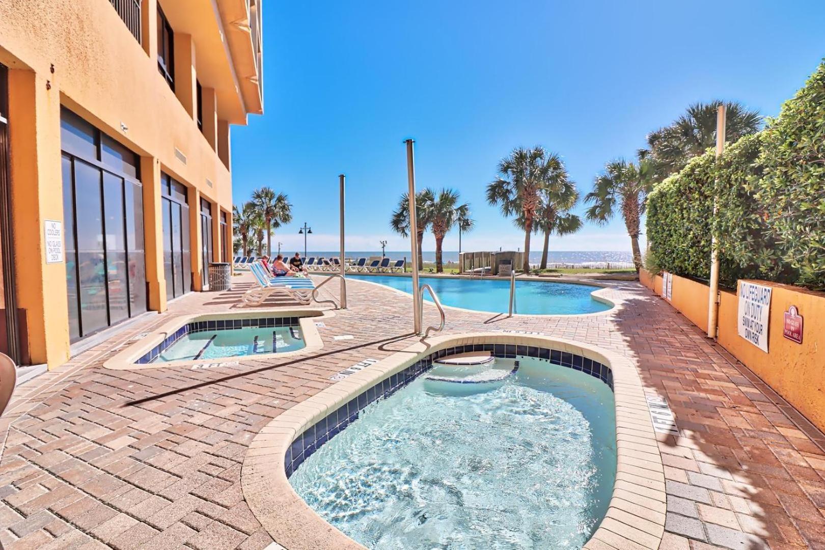 Beautiful, Beachy Decor, Ocean View, Breathtaking Holiday home