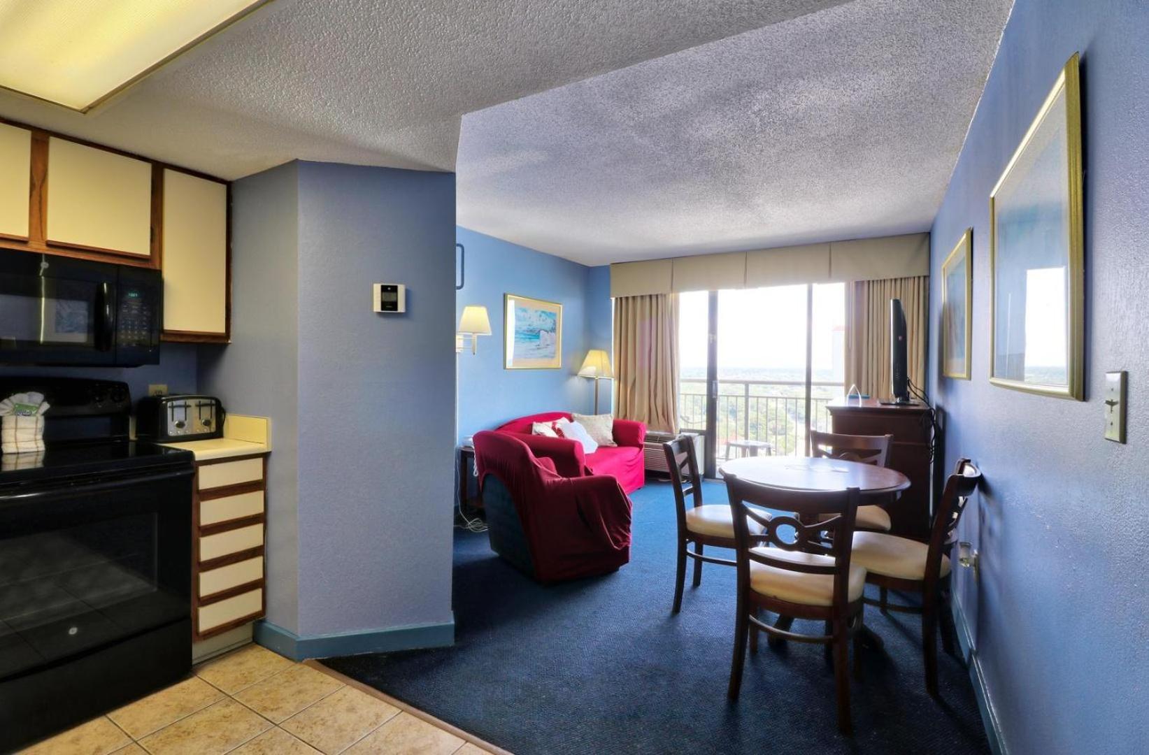 Enticing Ocean View Located On The Blvd, Wifi Included, Monthly Winter Ren Holiday home *
