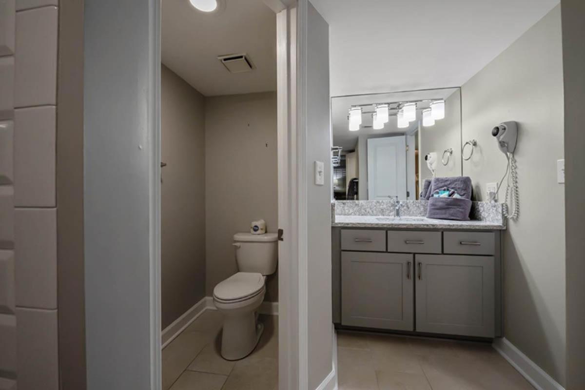 Ocean View Condo, Beach Access, Pools, Views Holiday home Myrtle Beach