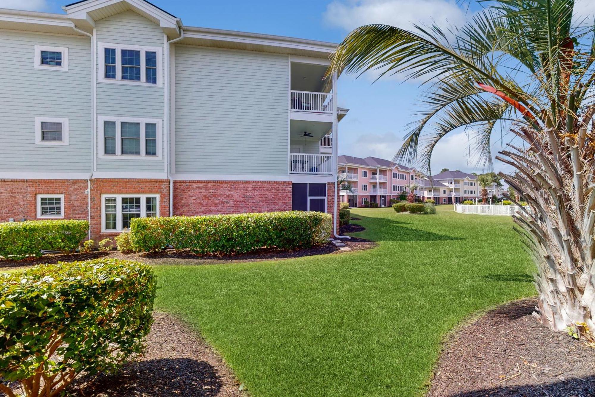 Carnation 101 Apartment *