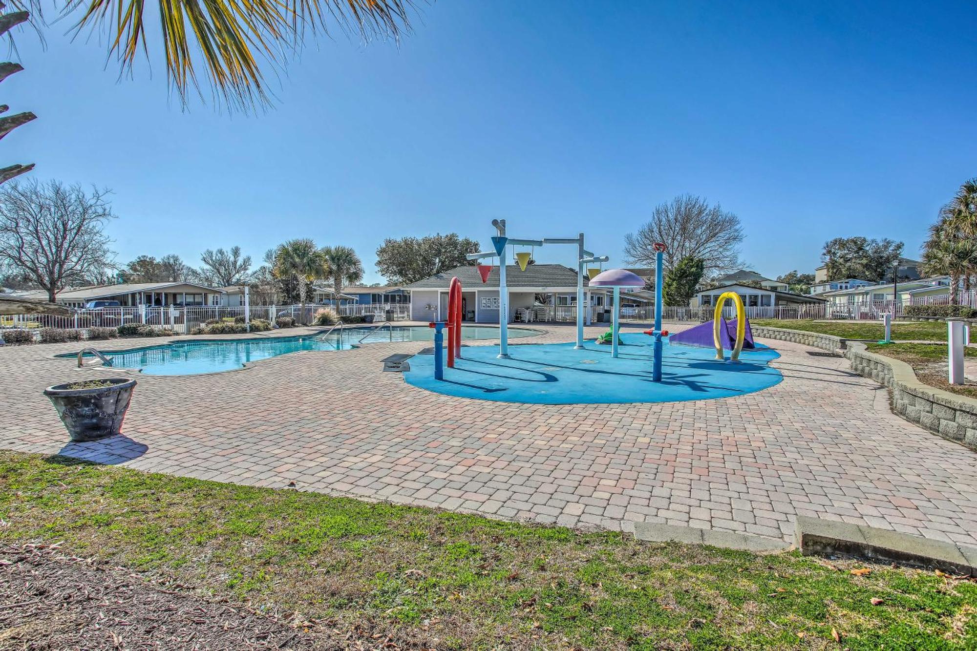 Murrells Inlet Escape With Private Pool And Grill Holiday home Myrtle Beach