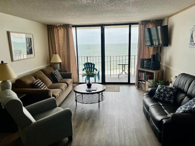 Royal Garden 403 Apartment