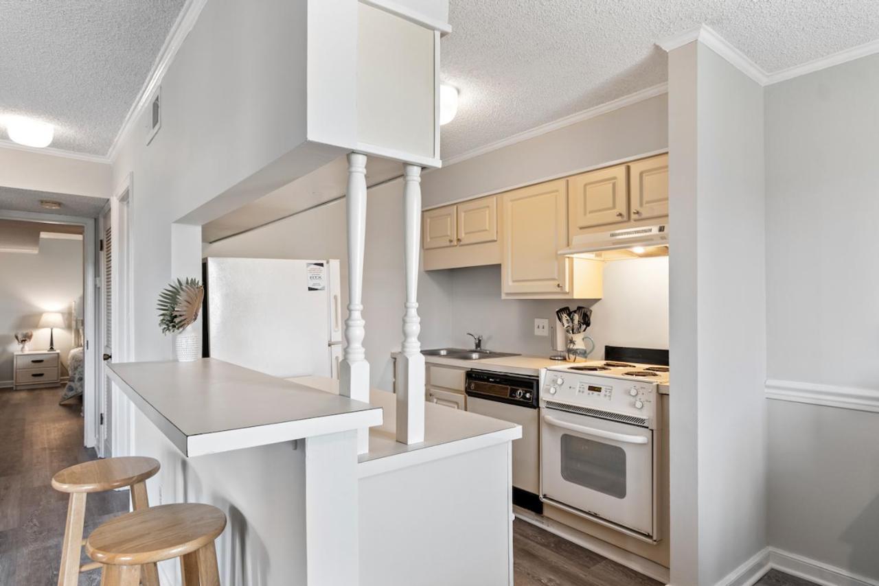 Apartment Pools - Near Main St - Steps Away - Waipani Myrtle Beach
