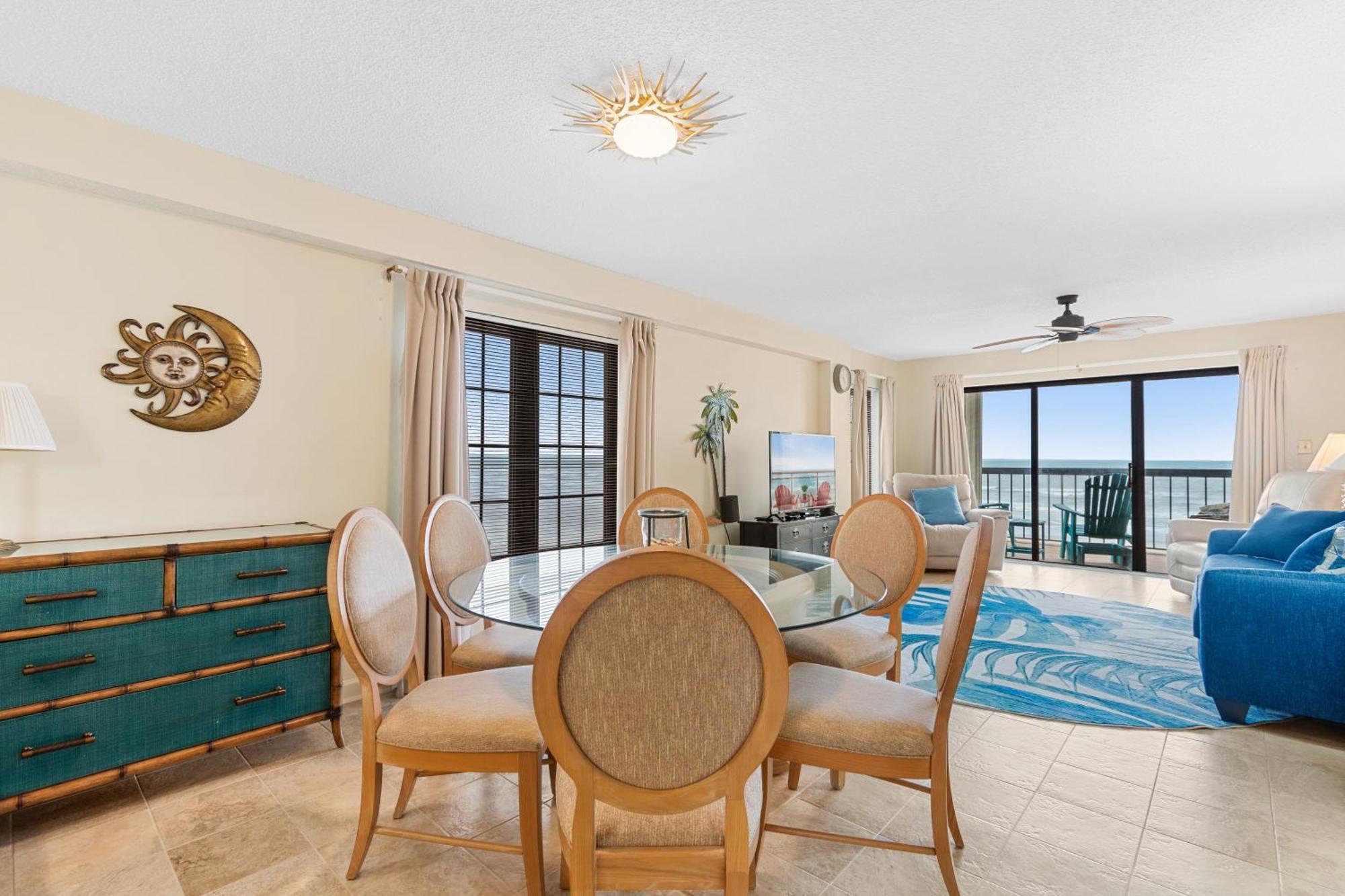 Luxurious Beachfront At Sea Marsh Ii Apartment