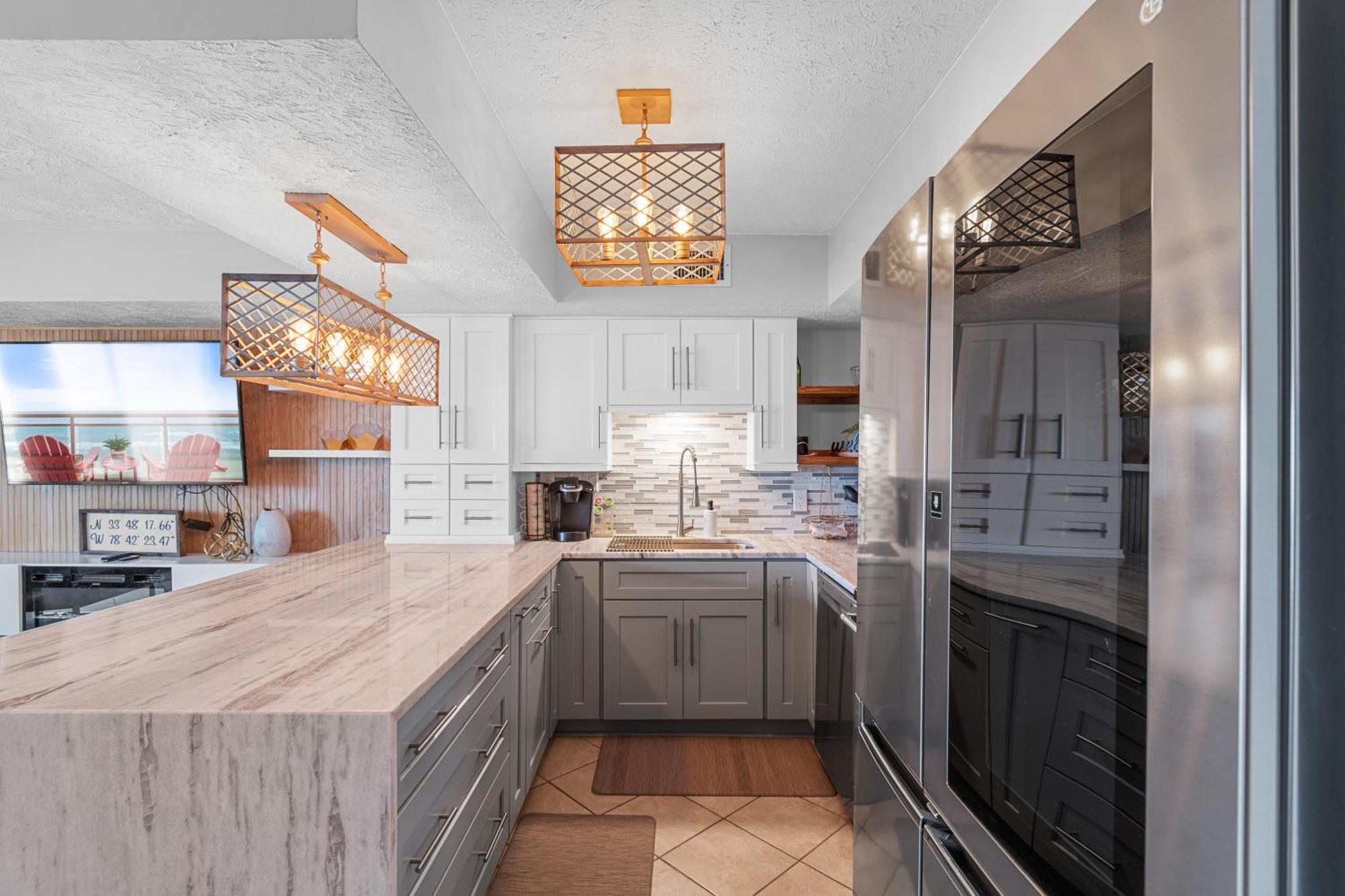 Apartment Elegant Oceanfront Escape
