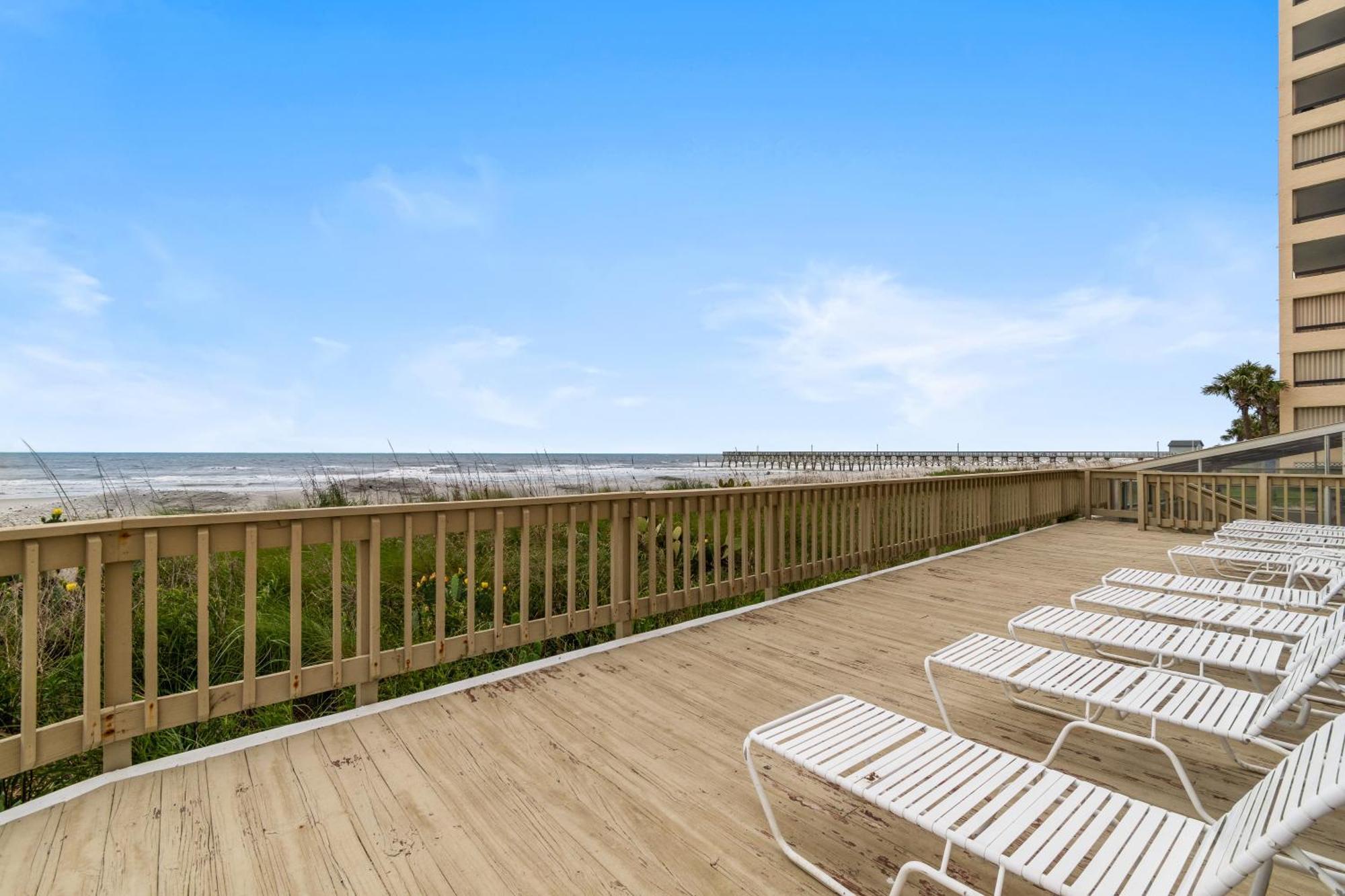 Apartment Luxurious Beachfront At Sea Marsh Ii