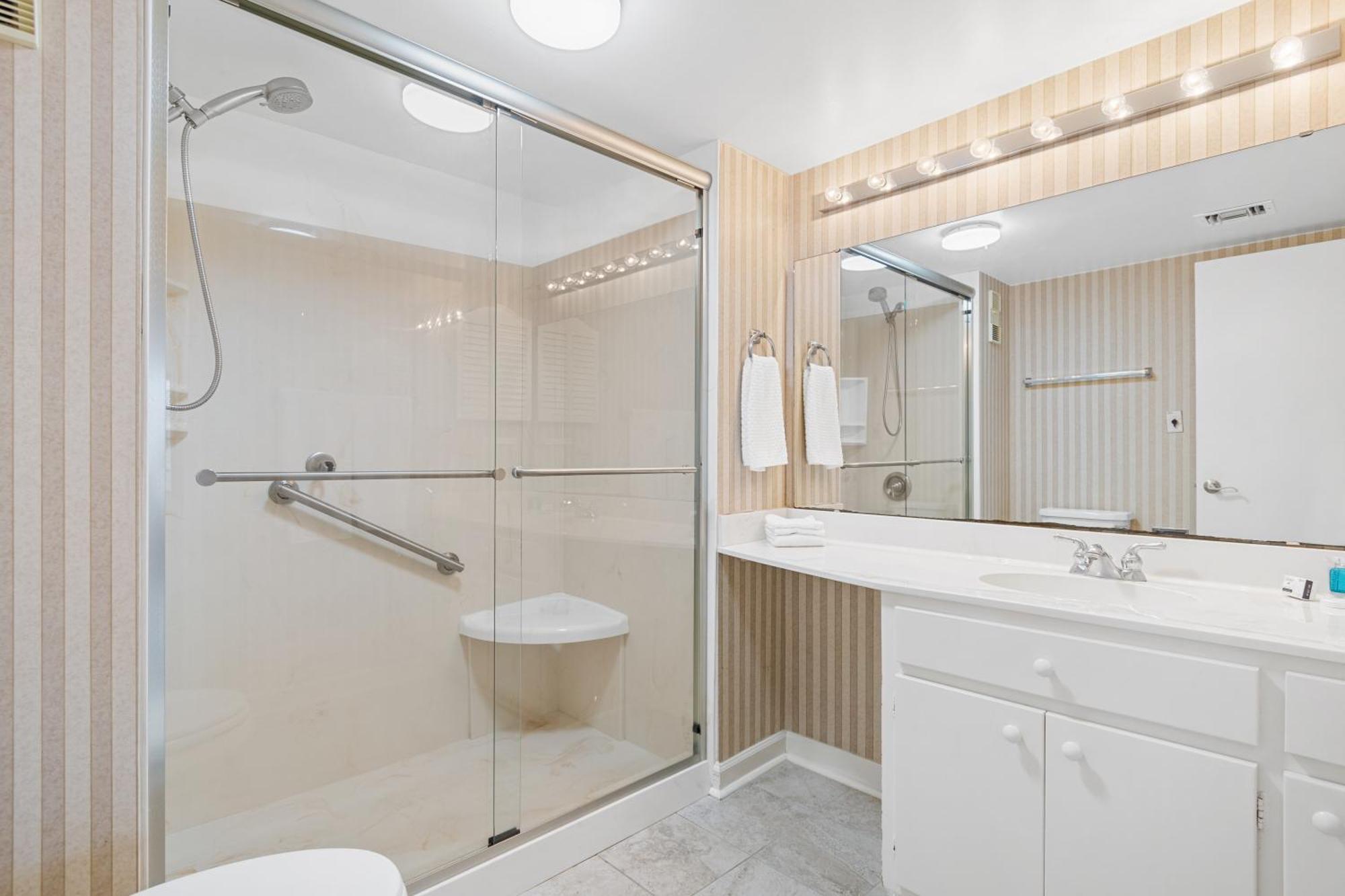 Luxurious Beachfront At Sea Marsh Ii Apartment