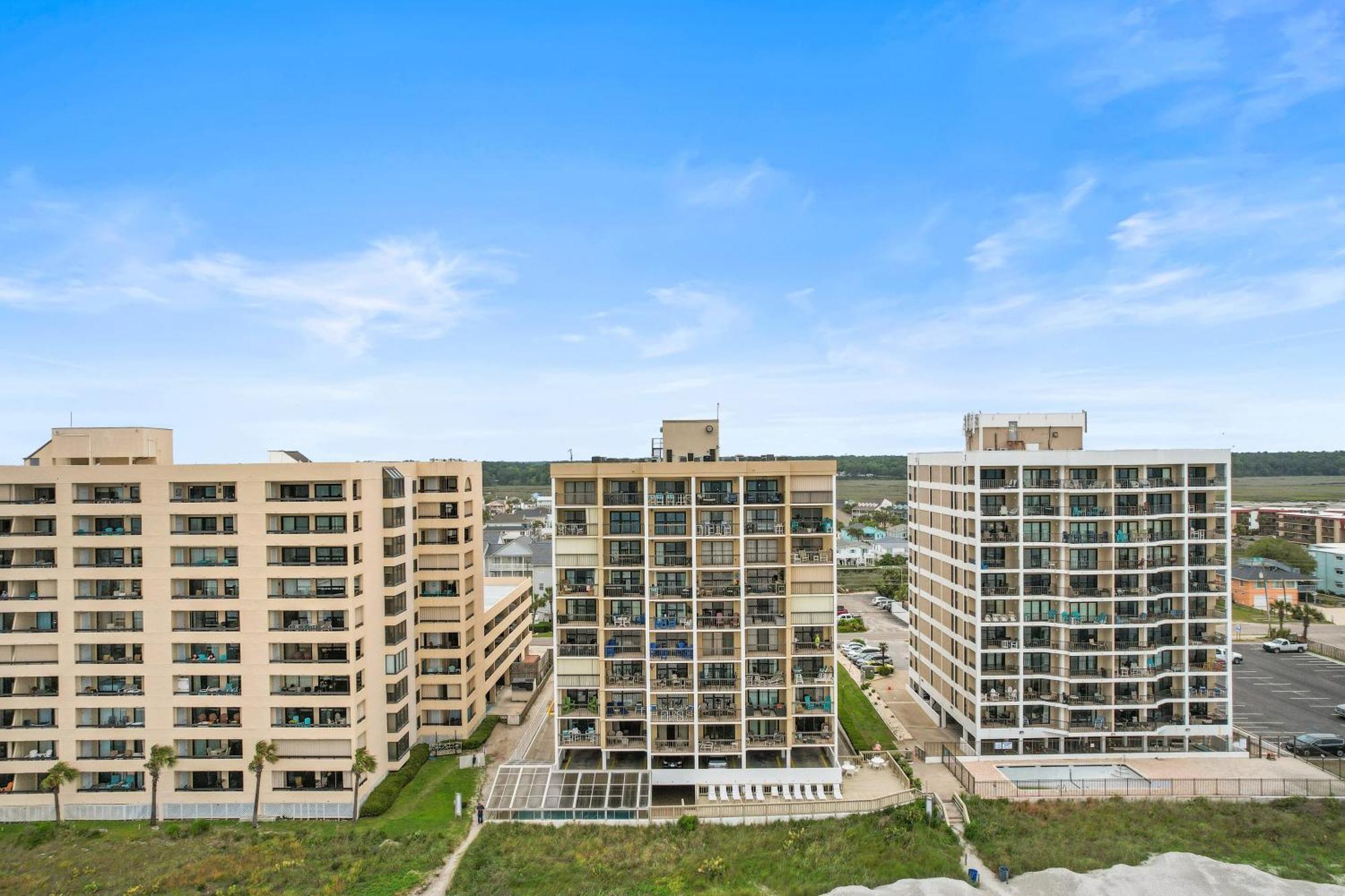 Luxurious Beachfront At Sea Marsh Ii Apartment *
