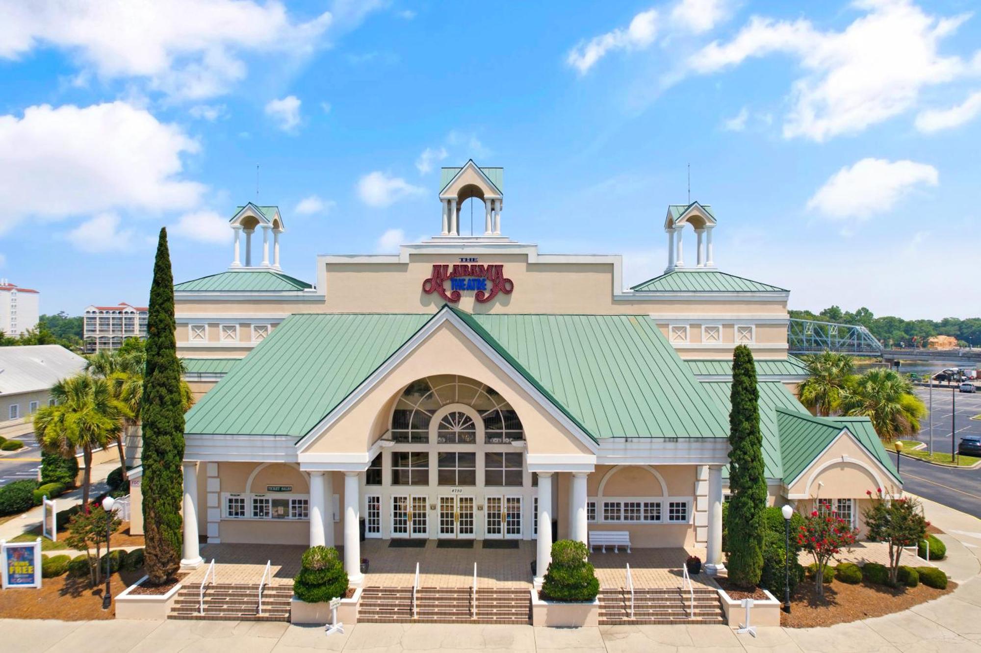 Elegant Oceanfront Escape Apartment Myrtle Beach