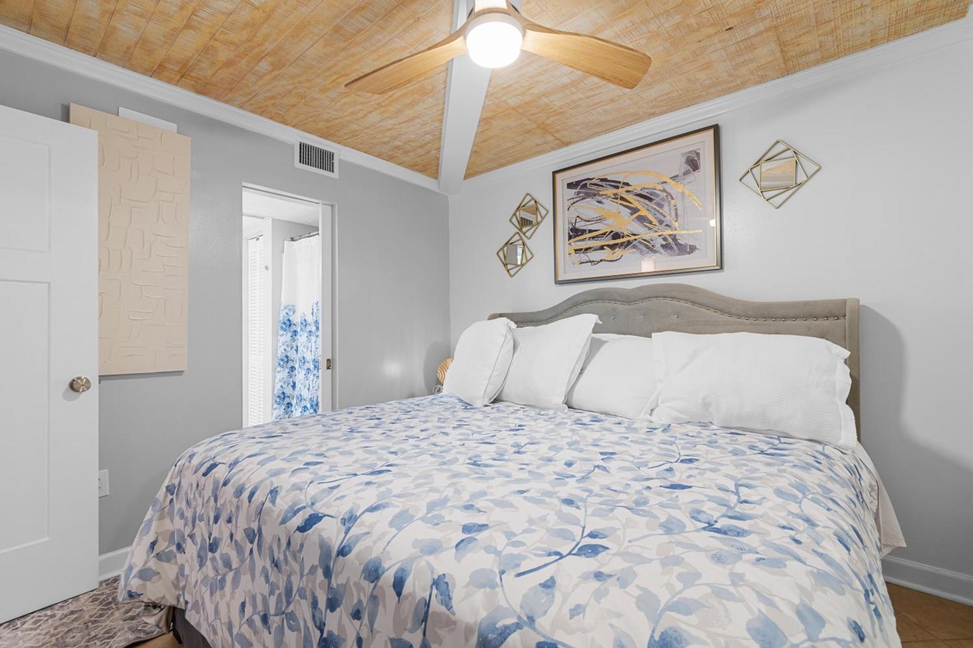 Elegant Oceanfront Escape *