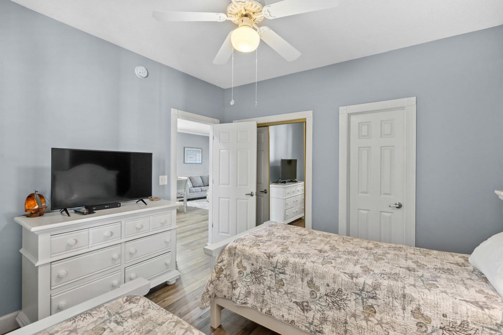 Impeccable Golf View- 4 Bds- Pools - Near Broadway