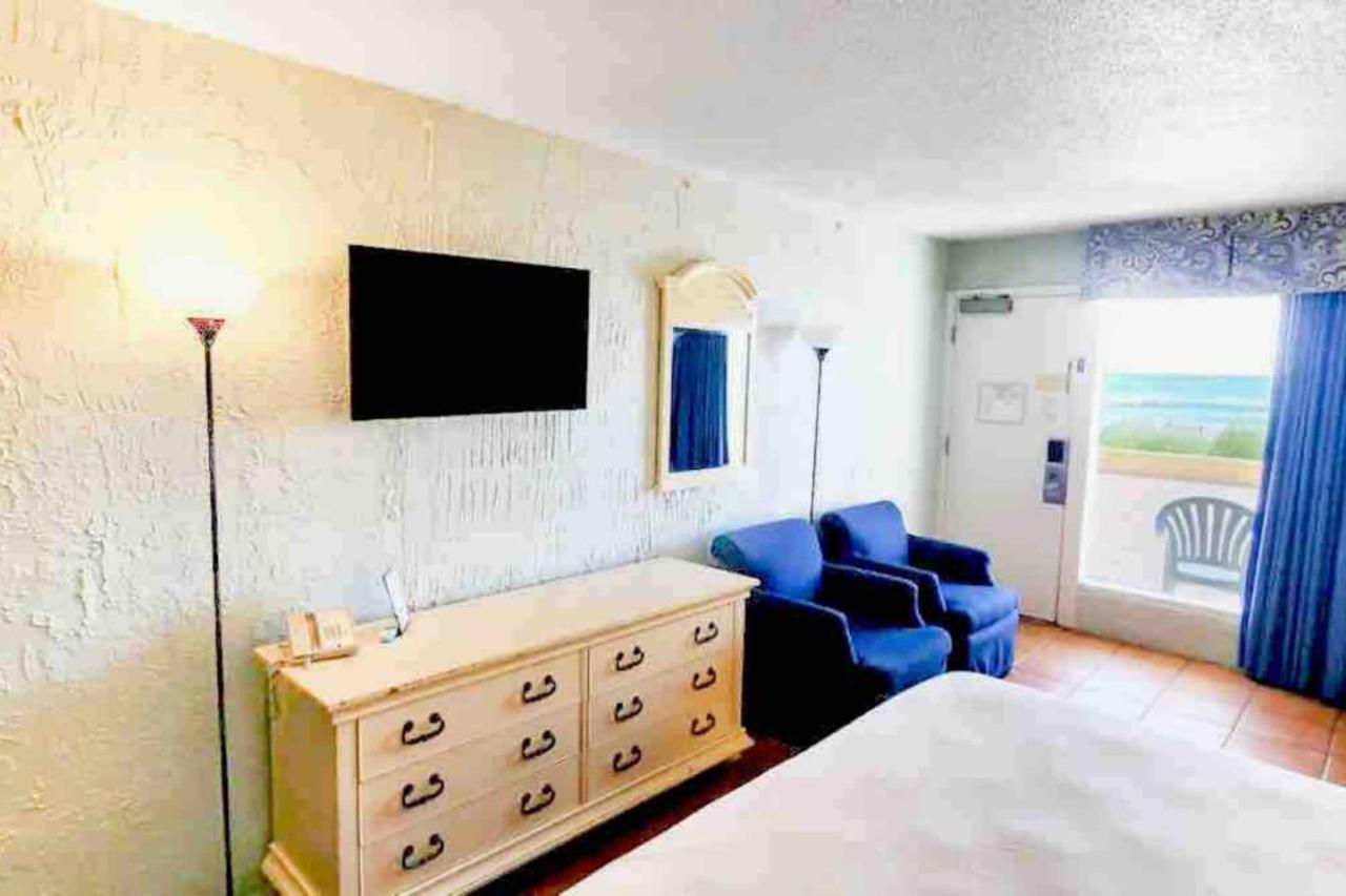 Oceanfront. Ground Floor. Easily Accessible. Apartment *
