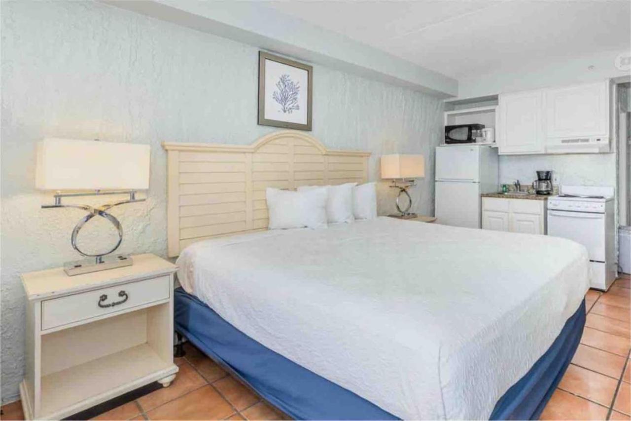 Apartment Oceanfront. Ground Floor. Easily Accessible. Myrtle Beach
