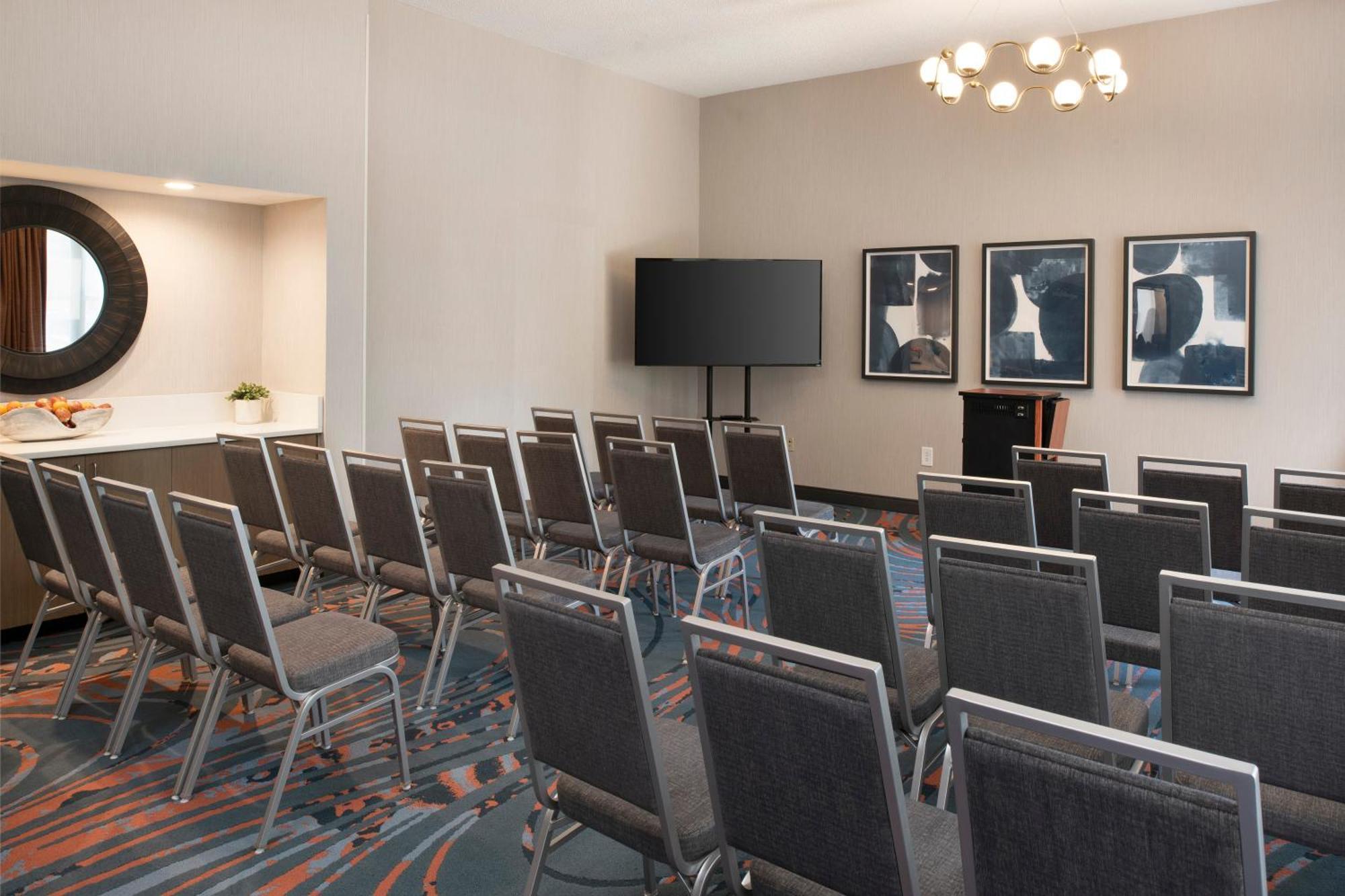 Hampton Northwood Hotel