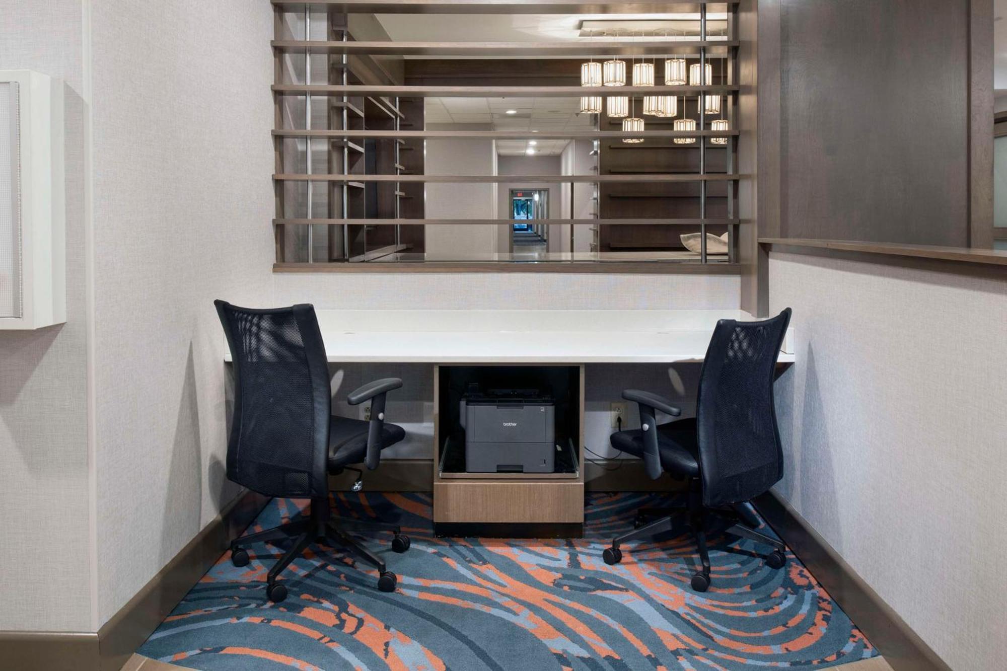 Hampton Northwood Hotel 3*