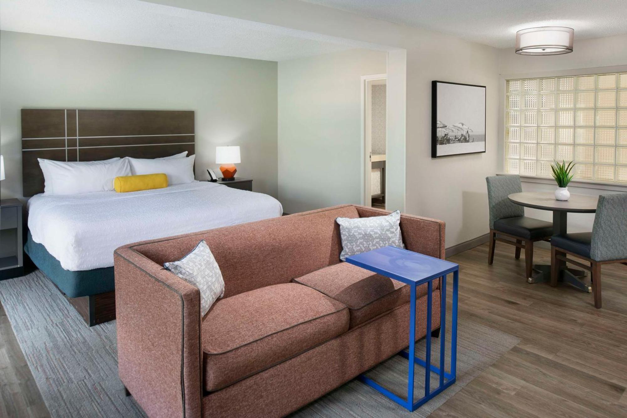 Hotel Hampton Northwood 3*