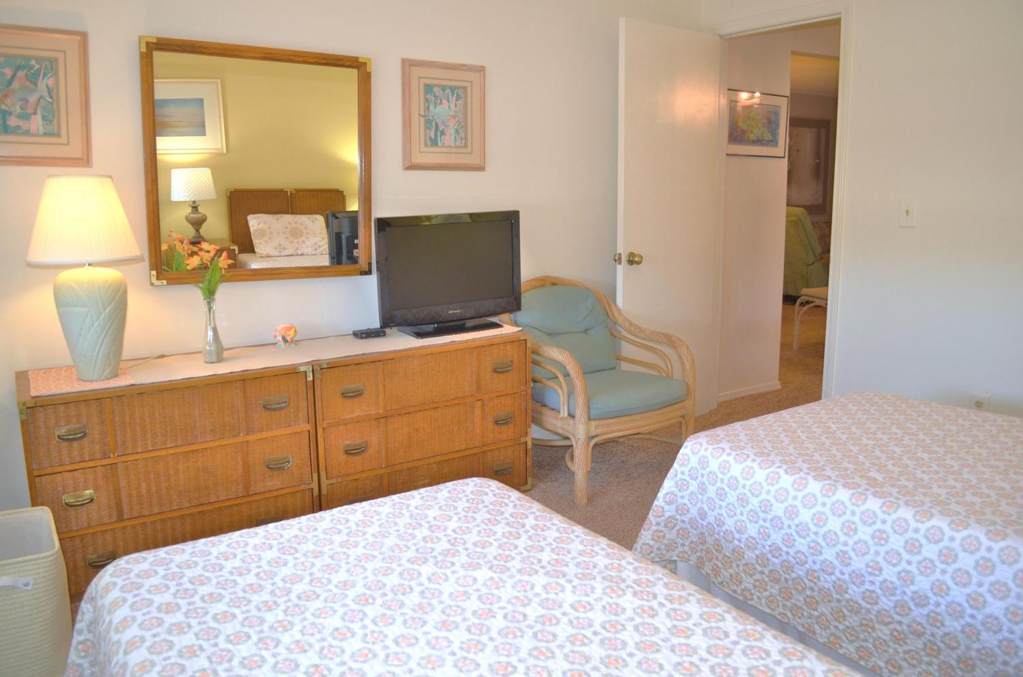 Apartment Sea Cloisters 302b *