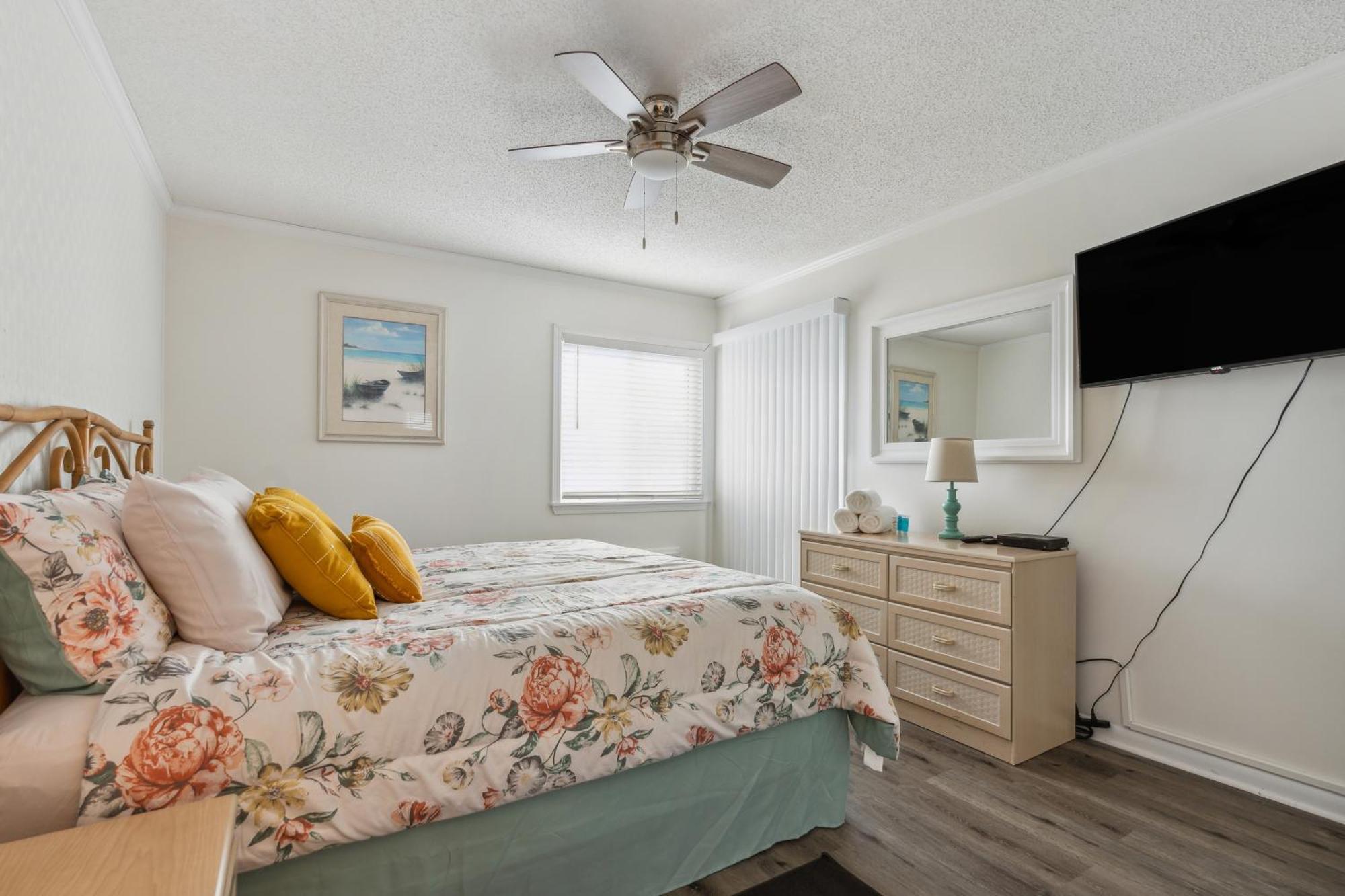 Holiday home Your Cozy Escape By The Beach *