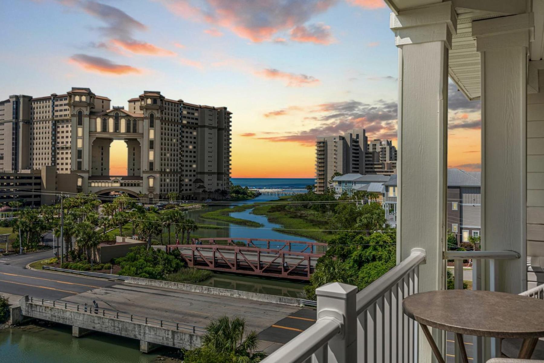 Ocean Marsh Relaxing Waterfront Loft Unit 403 Holiday home *
