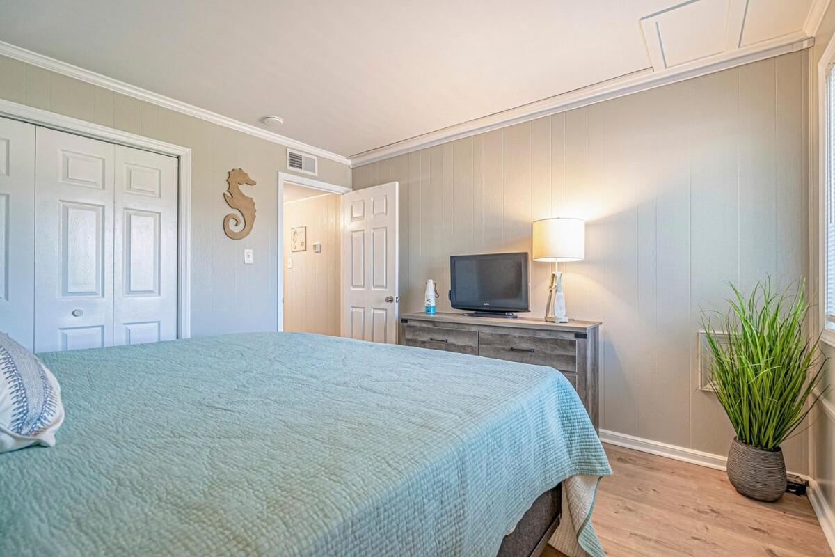 Holiday home Chateau By The Sea Oceanfront Unit D2 *