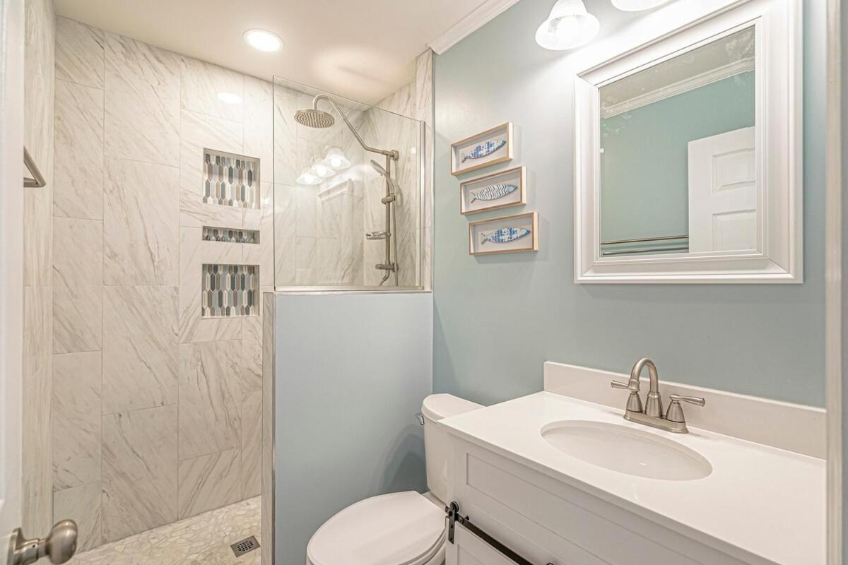 Chateau By The Sea Oceanfront Unit D2