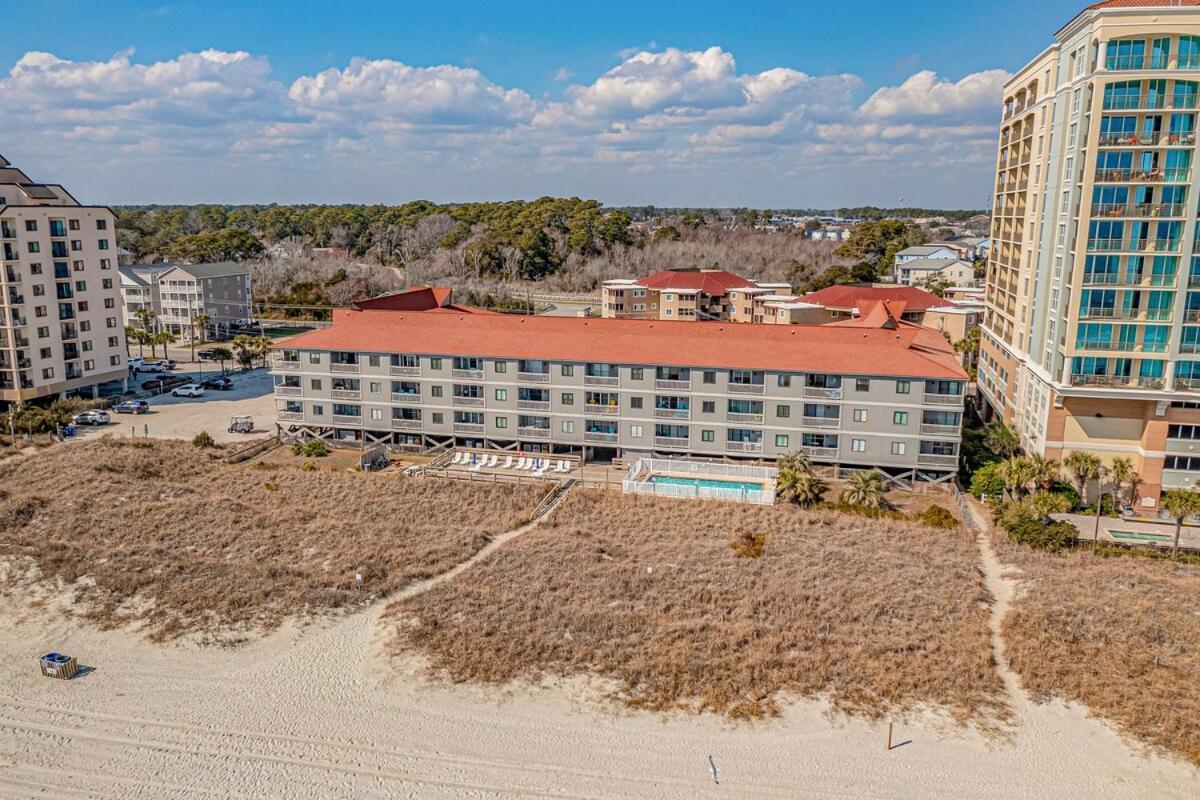 Chateau By The Sea Oceanfront Unit D2 *