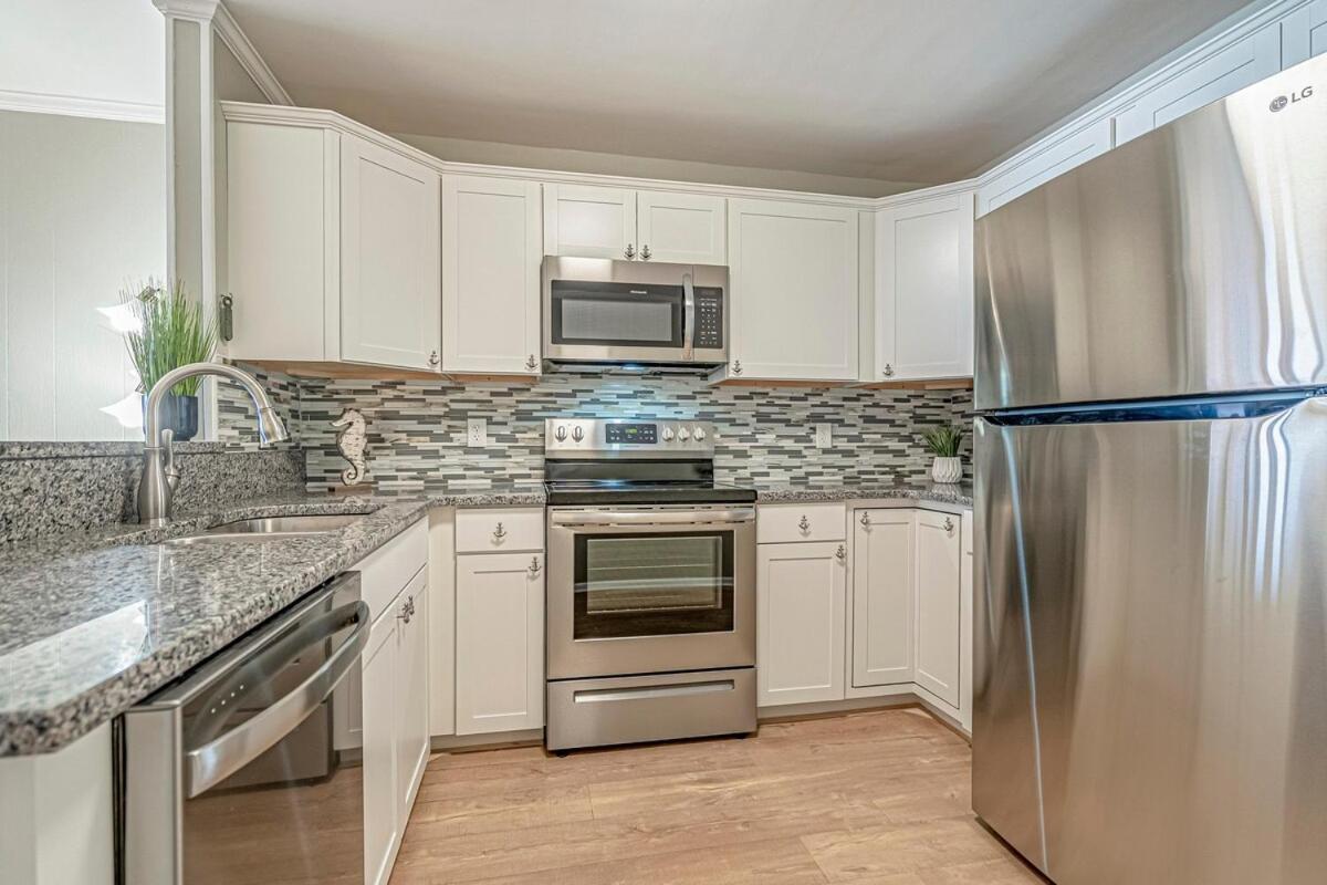 Chateau By The Sea Oceanfront Unit D2