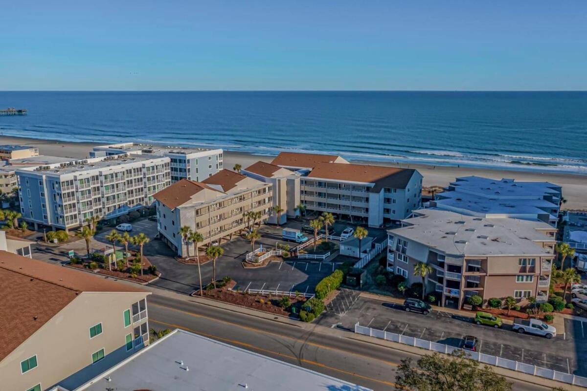 Pelican's Watch Cozy Oceanfront Unit 304 *