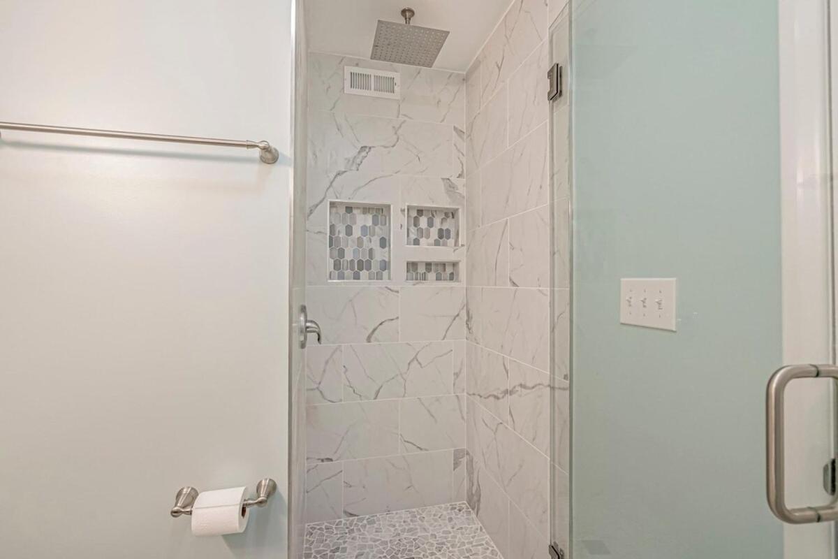Pelican's Watch Cozy Oceanfront Unit 304