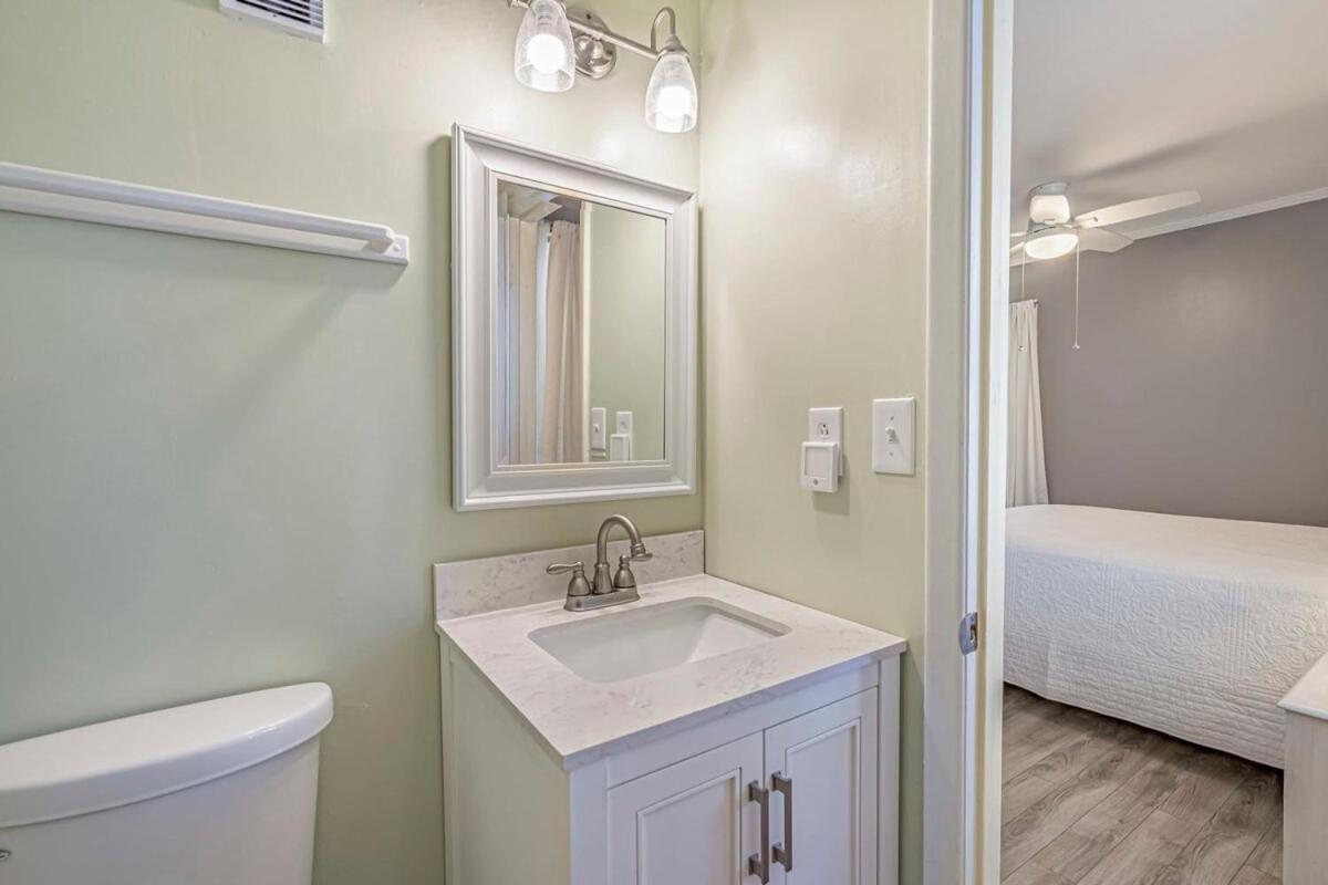 Pelican's Watch Cozy Oceanfront Unit 304 * Myrtle Beach