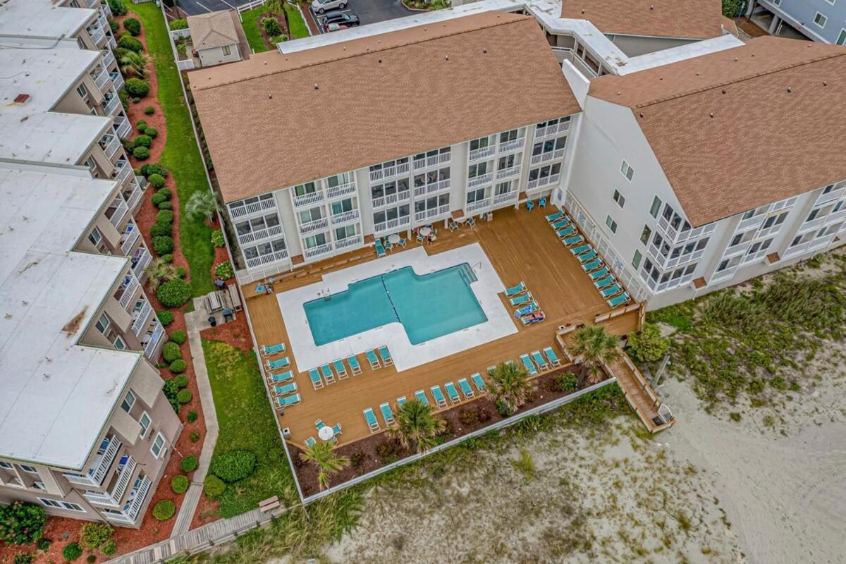 Pelican's Watch Cozy Oceanfront Unit 304