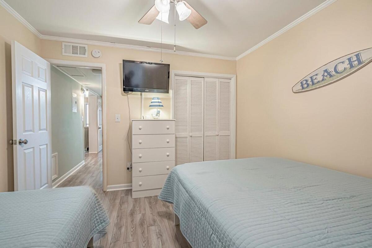 Pelican's Watch Cozy Oceanfront Unit 304 Holiday home *