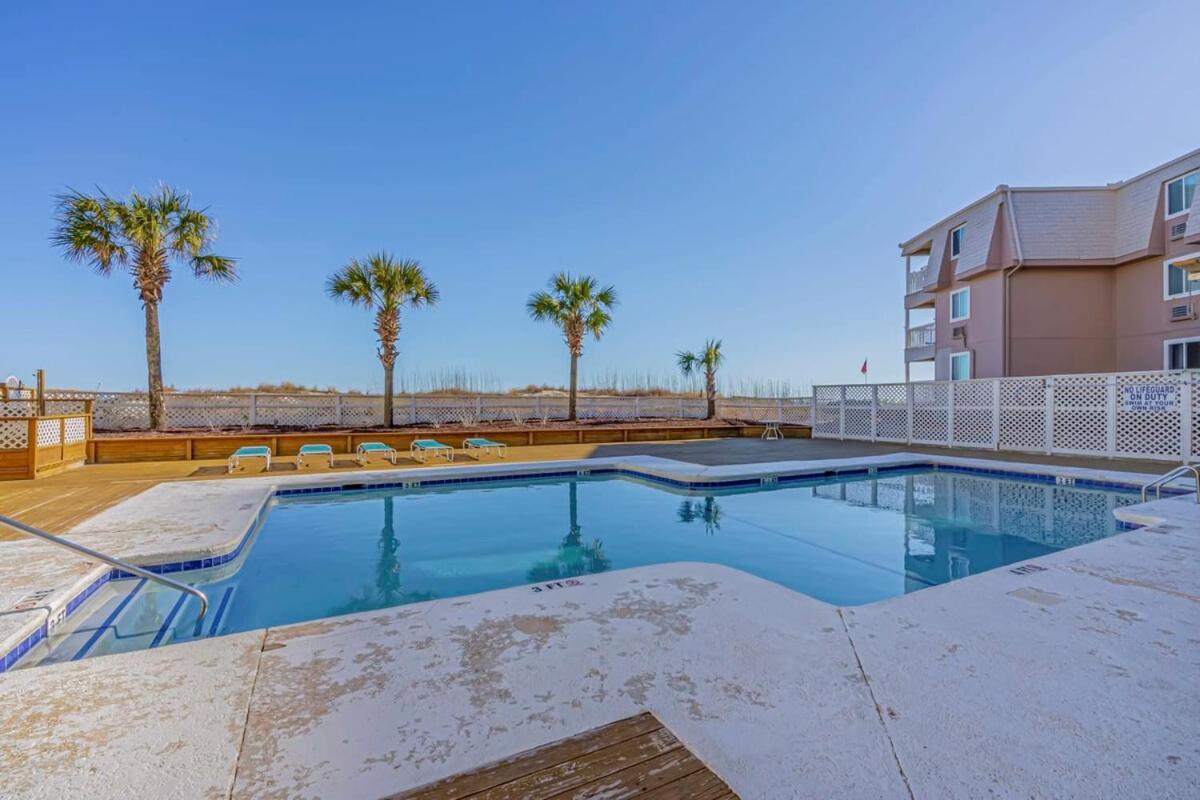 Pelican's Watch Cozy Oceanfront Unit 304