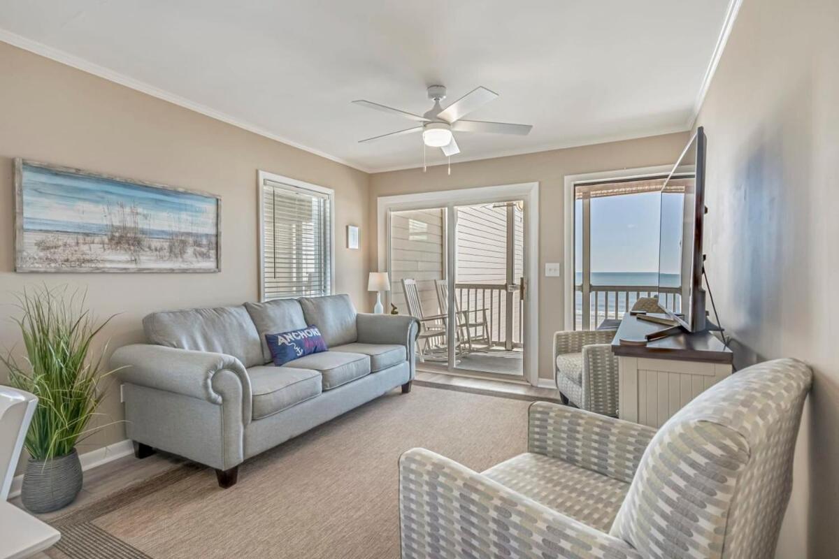 Pelican's Watch Cozy Oceanfront Unit 304
