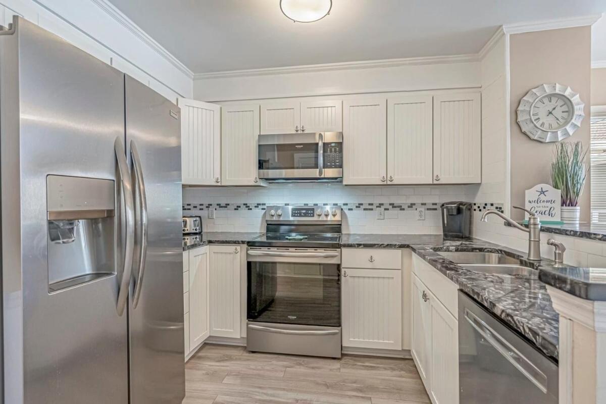 Pelican's Watch Cozy Oceanfront Unit 304 Holiday home *