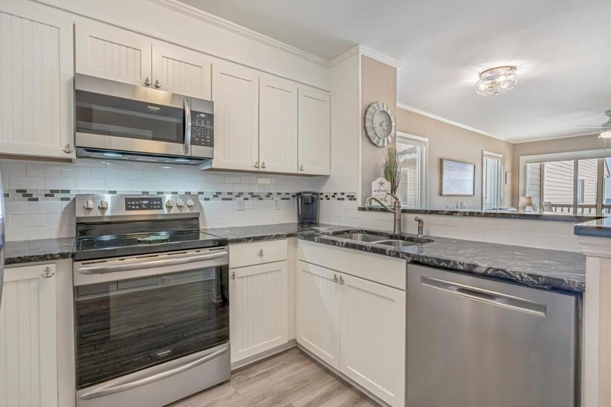 Holiday home Pelican's Watch Cozy Oceanfront Unit 304 *