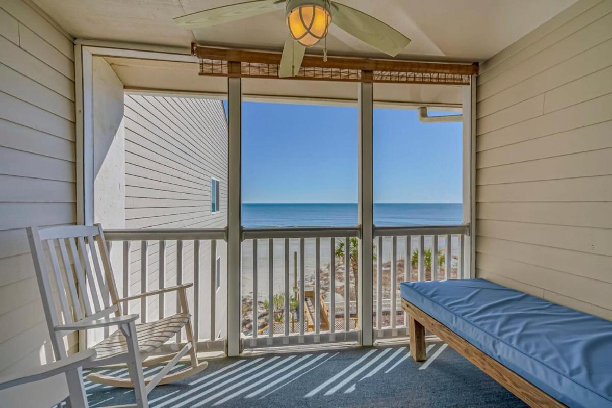Pelican's Watch Cozy Oceanfront Unit 304