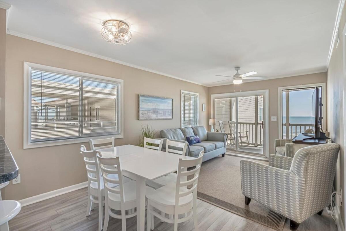 Pelican's Watch Cozy Oceanfront Unit 304