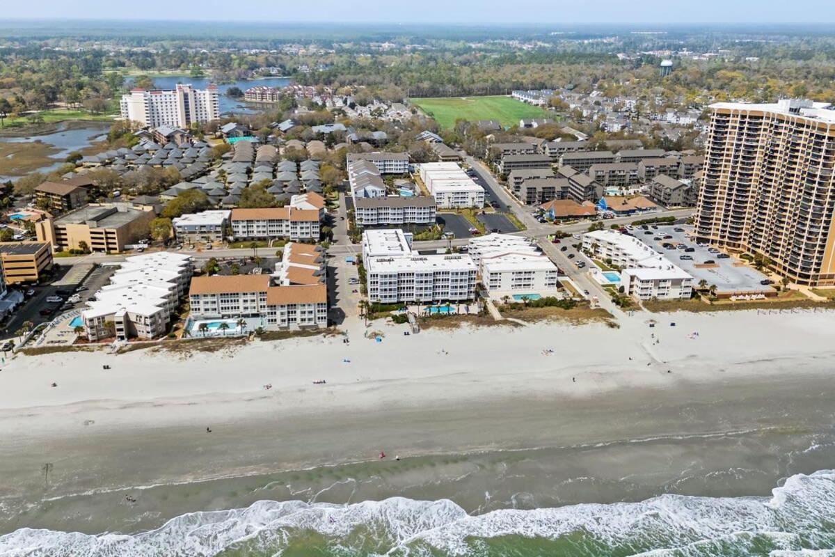 Pelican's Landing Breezy Oceanfront Unit 401 Holiday home Myrtle Beach