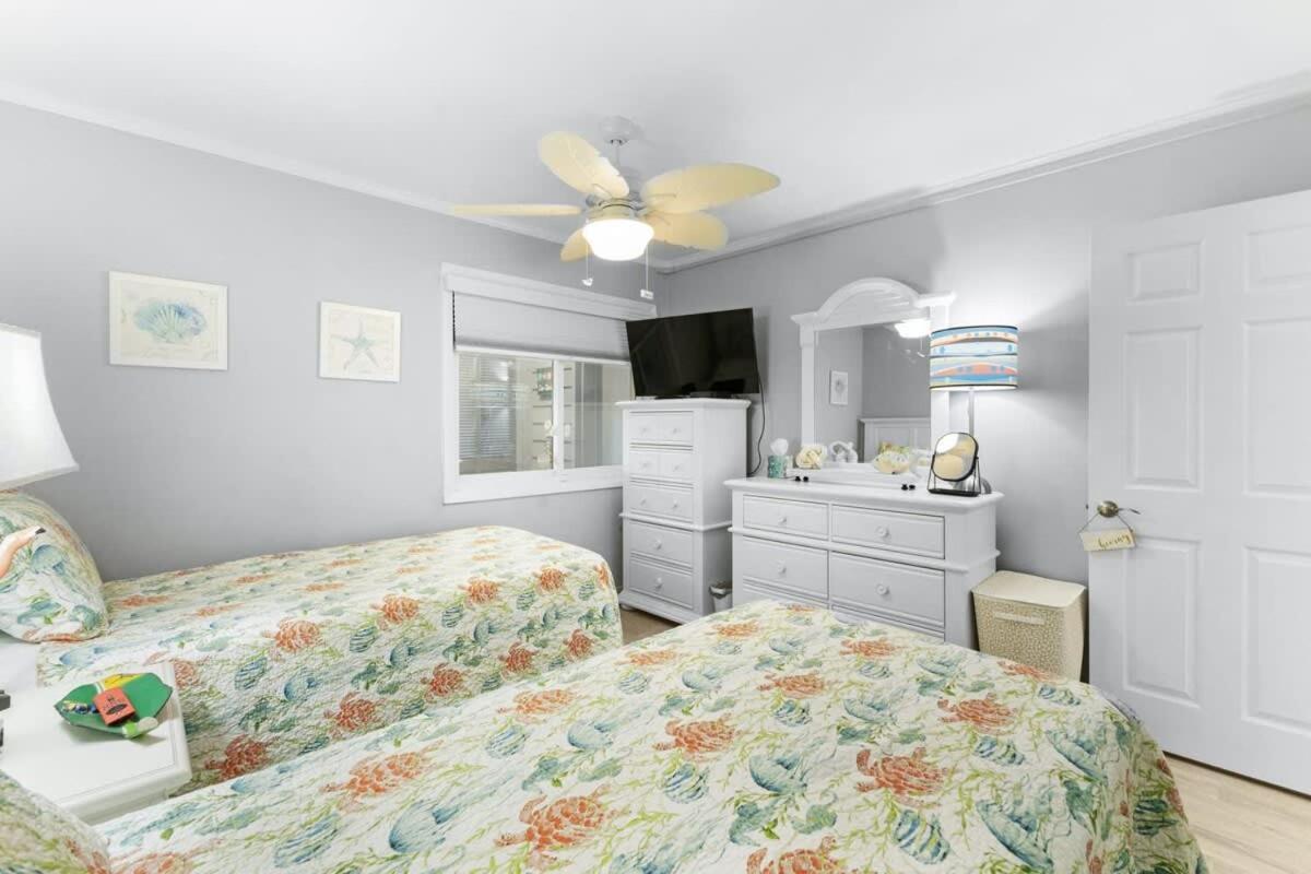 Pelican's Landing Breezy Oceanfront Unit 401