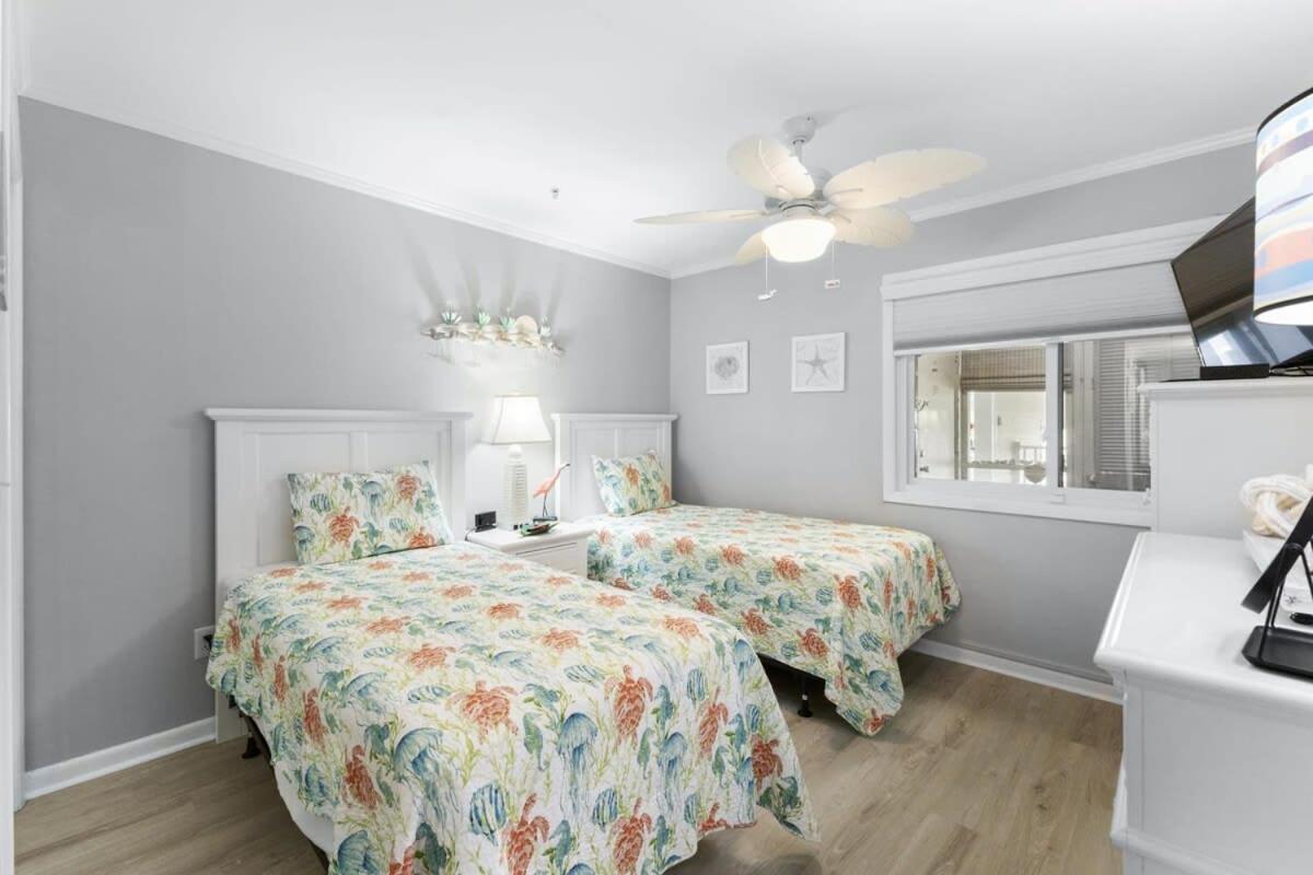 Pelican's Landing Breezy Oceanfront Unit 401 *