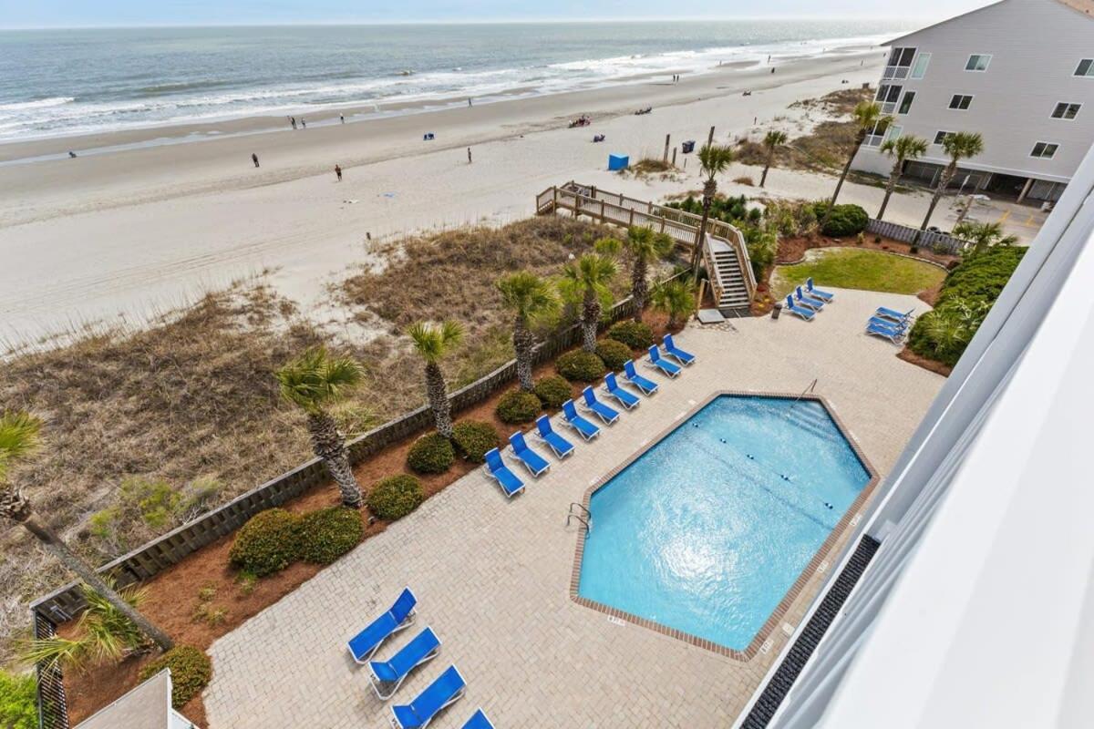 Pelican's Landing Breezy Oceanfront Unit 401 Holiday home *