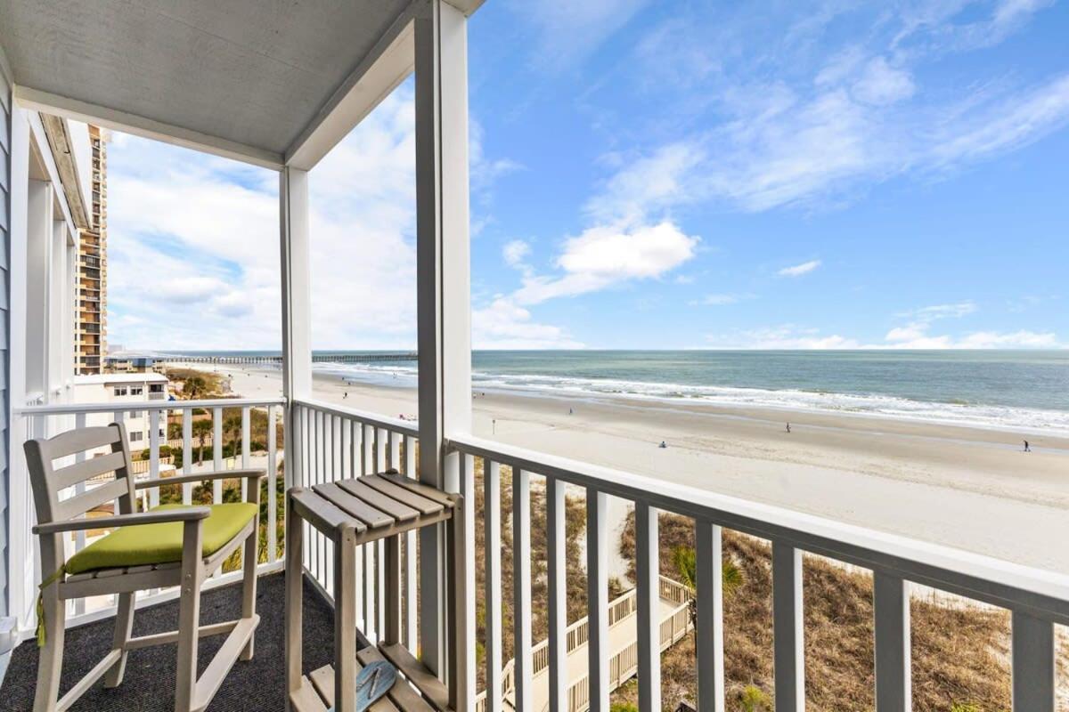 Pelican's Landing Breezy Oceanfront Unit 401 Holiday home *
