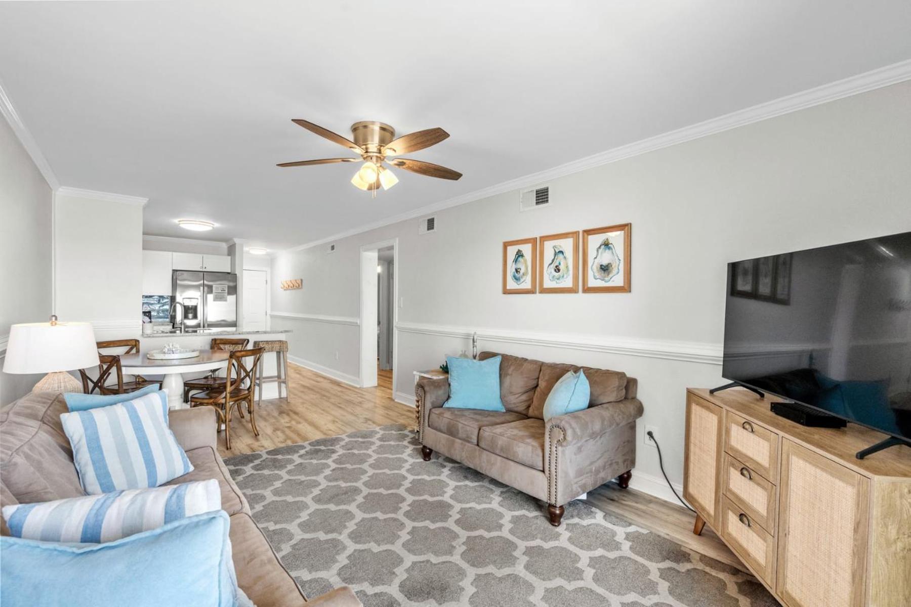 Chateau By The Sea Breezy Oceanfront Unit G2 *