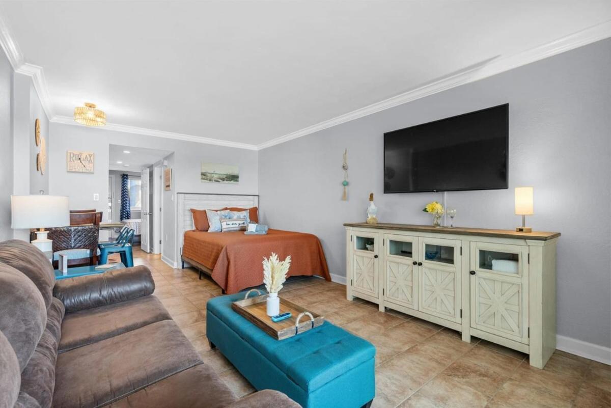 Bluewater Oceanfront Unit 203 Holiday home