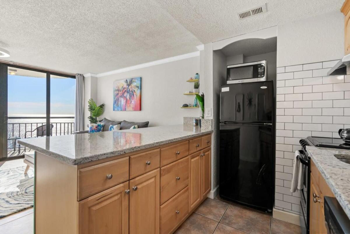 Meridian Plaza Oceanfront Unit 1402