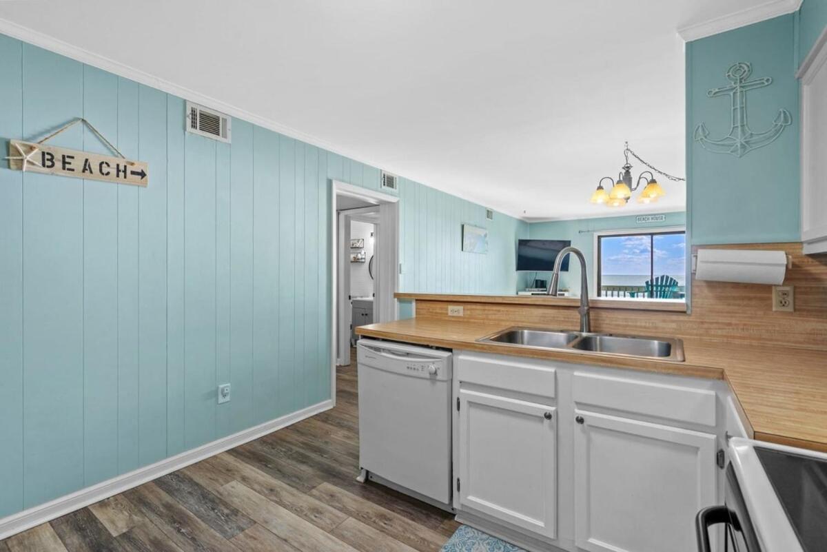 Chateau By The Sea Oceanfront Unit H2 Holiday home Myrtle Beach