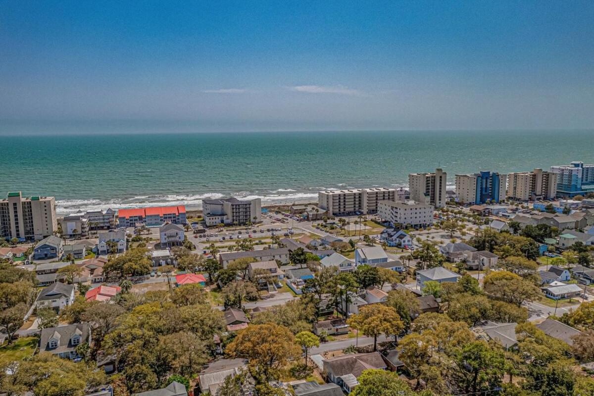 Chateau By The Sea Oceanfront Unit H2 *