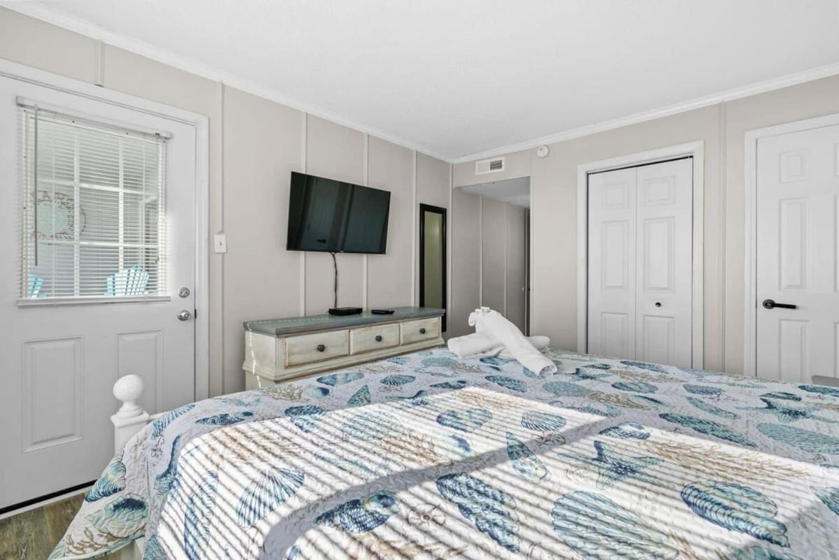 Chateau By The Sea Oceanfront Unit H2 Holiday home Myrtle Beach